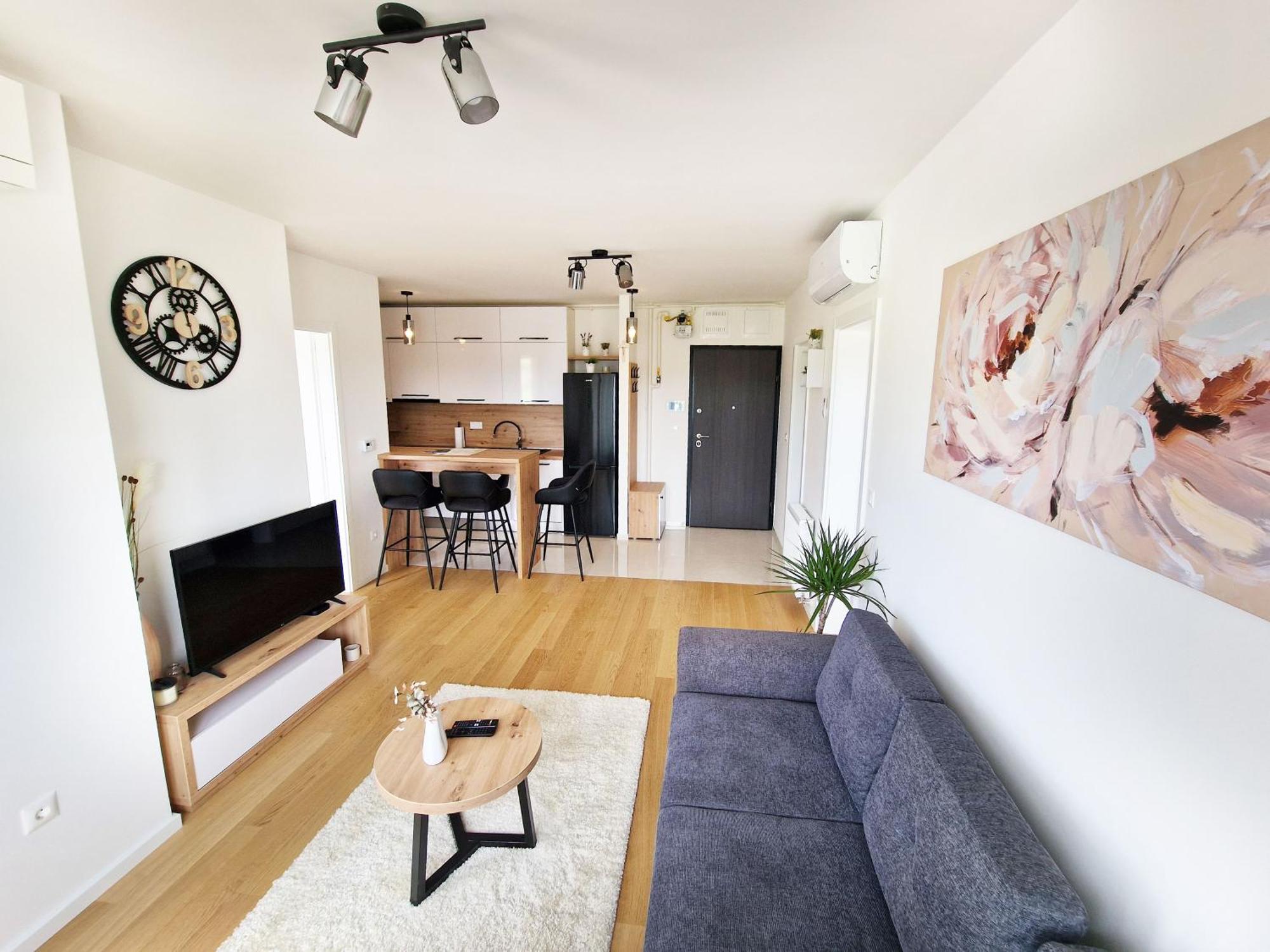 Queen Apartment